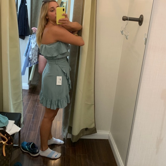 boutique strapless dress - Picture 2 of 3